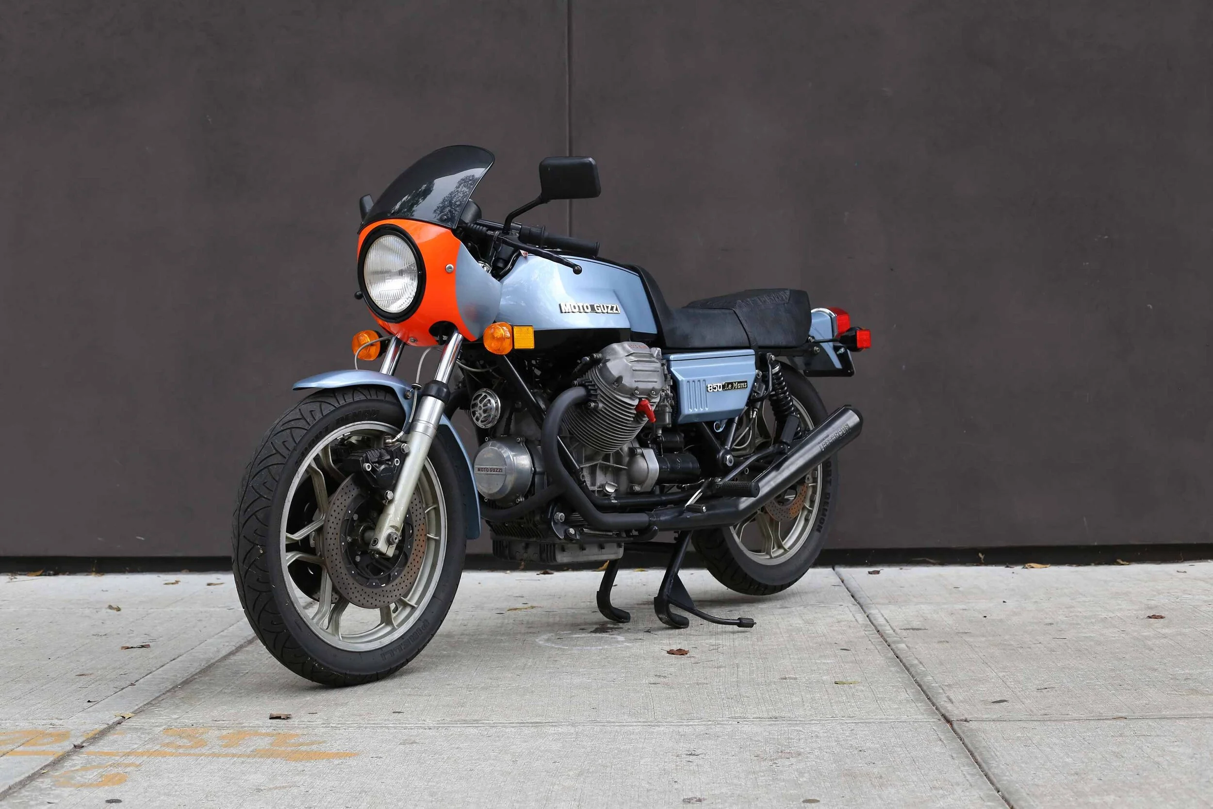 ミニカー MINICHAMPS Moto Guzzi850 LeMans Ice Blue Minichamps Moto Guzzi 850 Mk1 Le Mans 1976 Blue/Silver 1:12